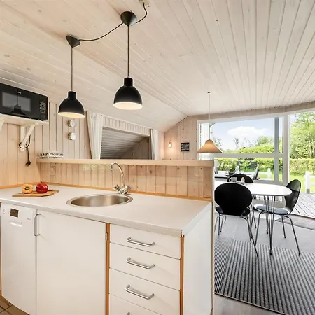 Wenche - 600m To The Fjord By Interhome