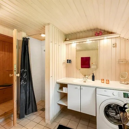 Wenche - 600m To The Fjord By Interhome *
